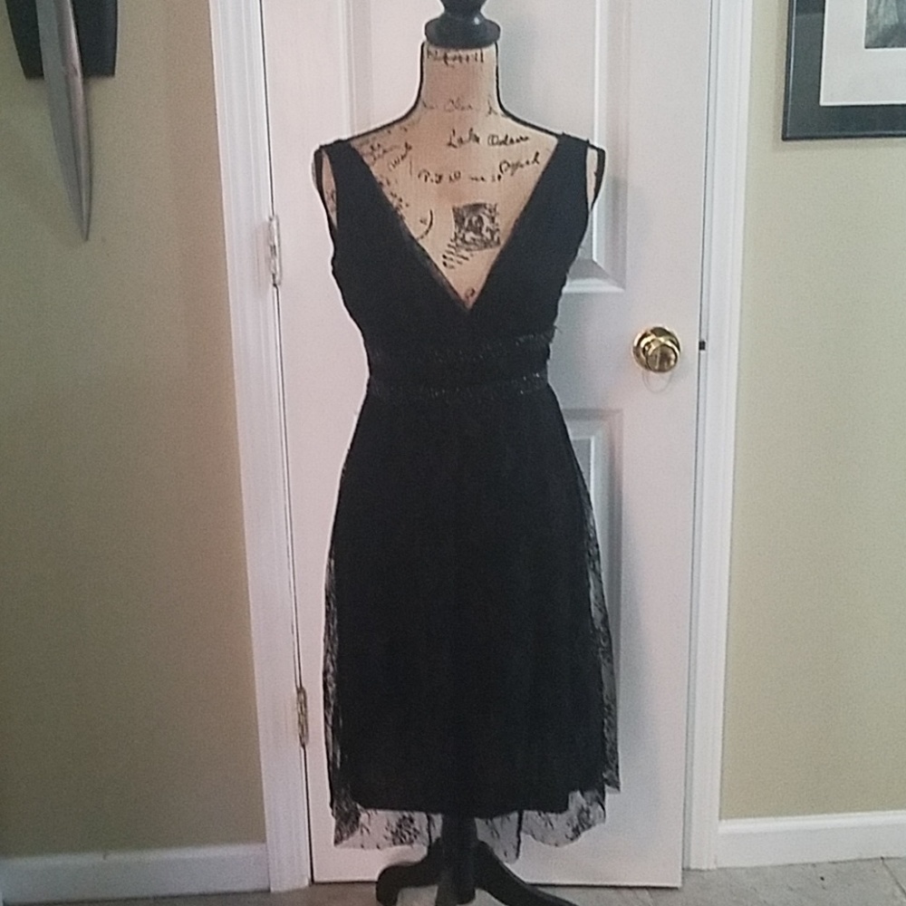 Forever 21 lace overlay v neck dress  black